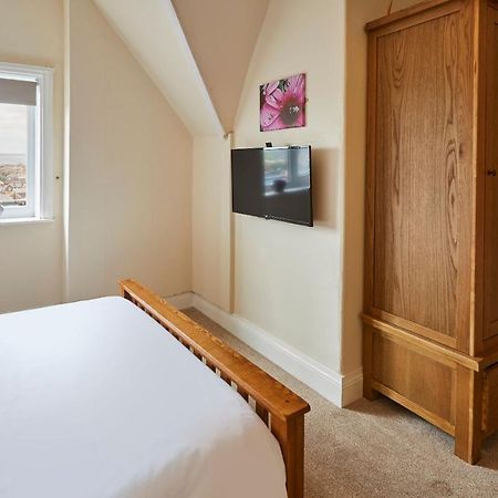 Host & Stay - The Garret Suite Γουίτμπι Εξωτερικό φωτογραφία